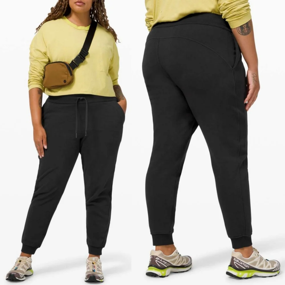 ☆ SOLD ☆ Lululemon Scuba Jogger in Black